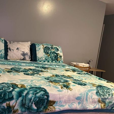 Divine Villa Guest House 65 Sherman 6Mins To Airport And 4Mins To Penn Station Newark Exteriör bild