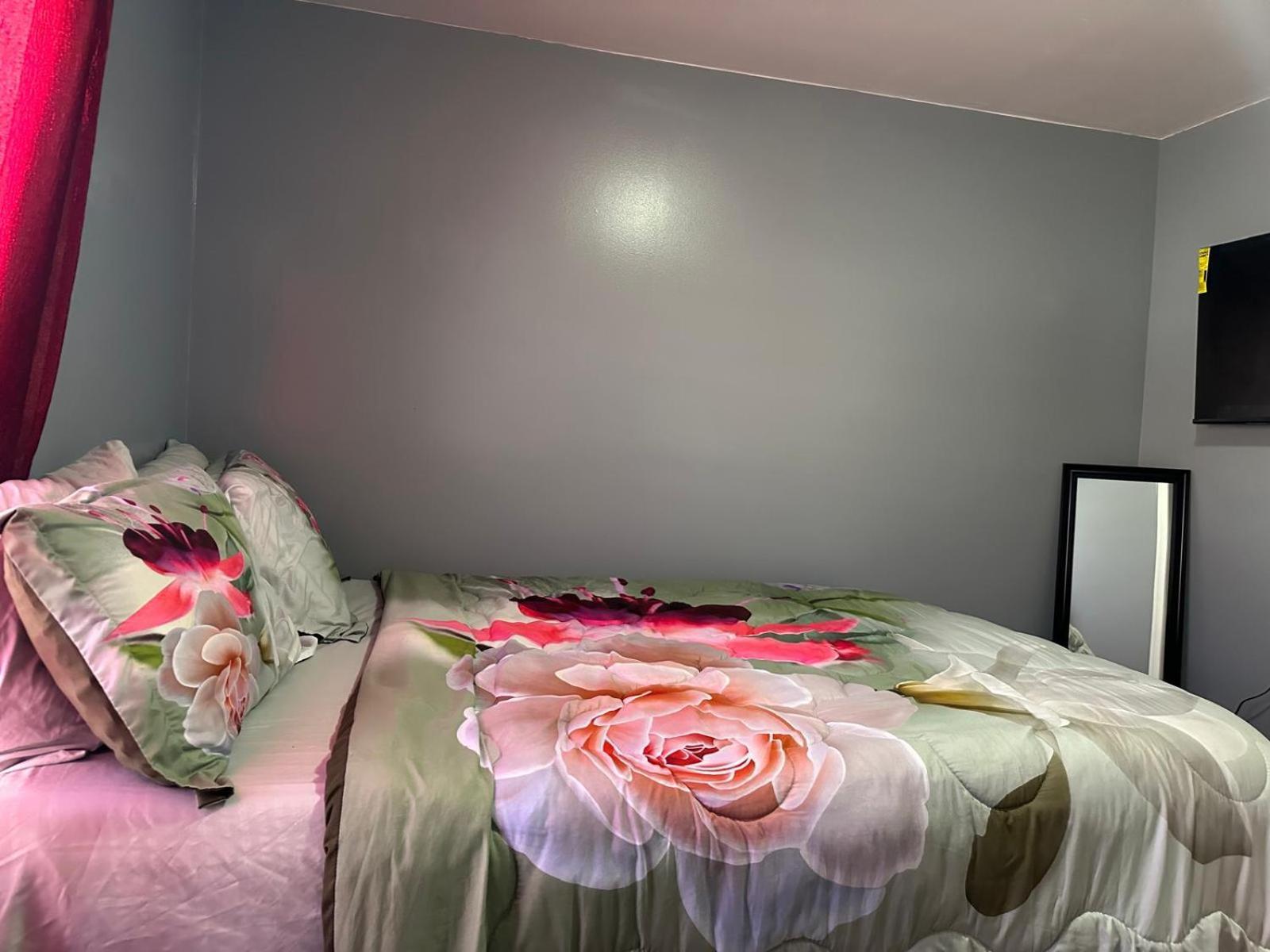 Divine Villa Guest House 65 Sherman 6Mins To Airport And 4Mins To Penn Station Newark Exteriör bild